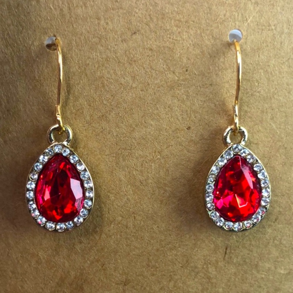 Victorian chic VTG red rhinestone teardrop sparkly costume statement earrings